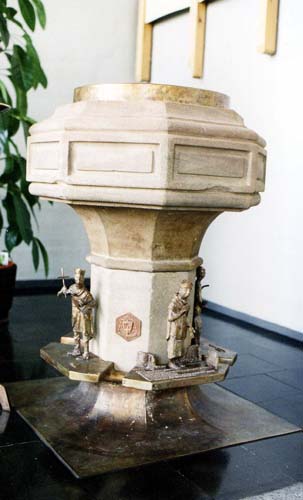 Taufbecken - Naturstein/Bronze